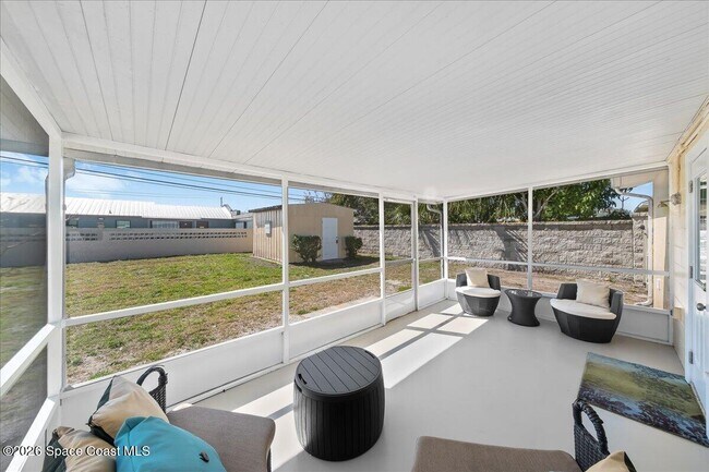Building Photo - 475 Coral Dr