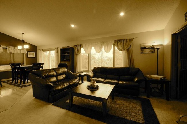 Building Photo - 30850 Marigold Ln