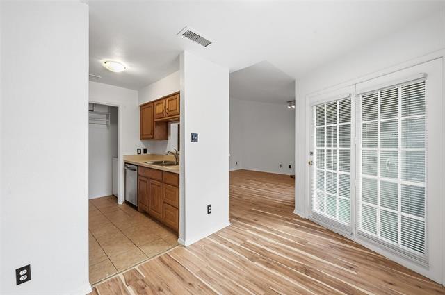 Foto del edificio - 1104 Riverchase Ln