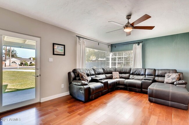 Foto del edificio - 1049 E Colter St