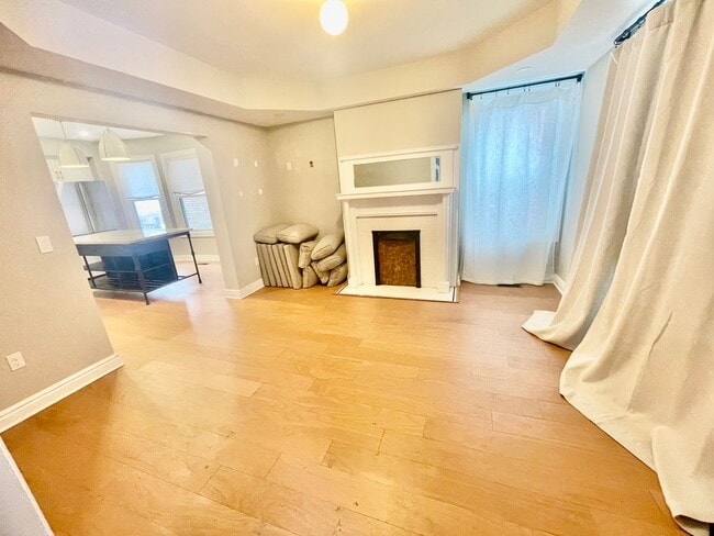 Building Photo - 4 bed 3.5 Bath- Sewickley