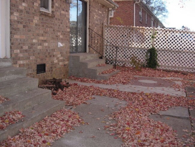 Foto del edificio - Brick House with In Law suite