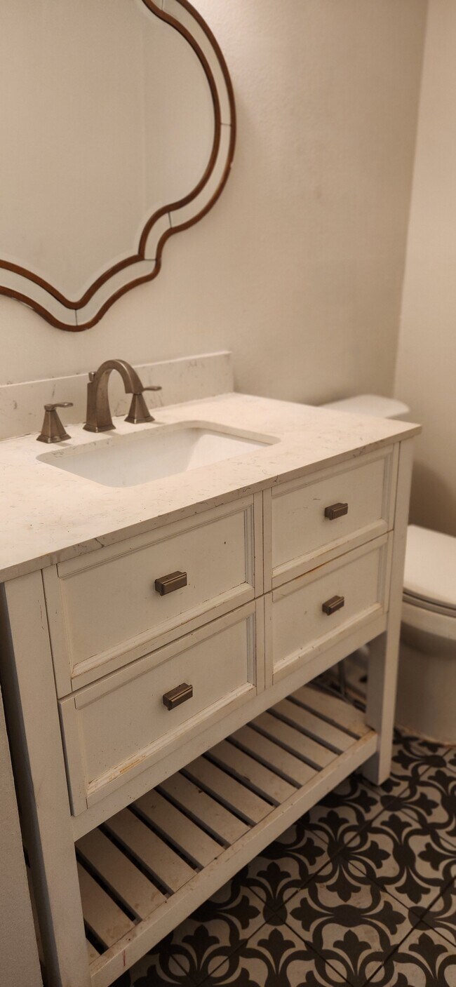 baño de abajo - 5979 SW 69th St