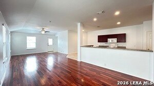 Foto del edificio - 9422 Fall Pass St