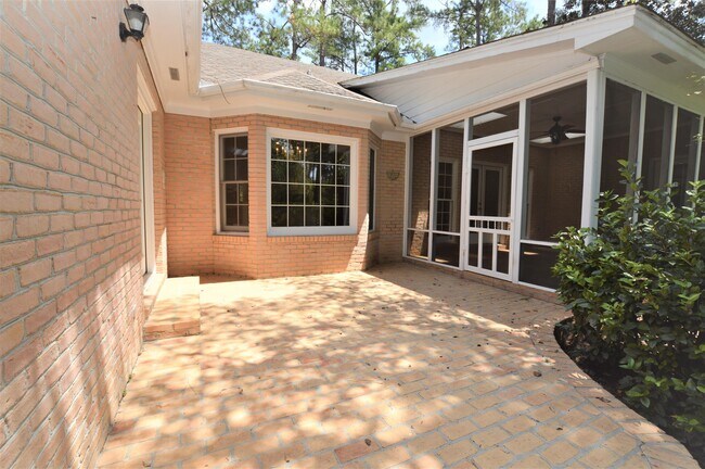 Building Photo - 809 Valerie Pl