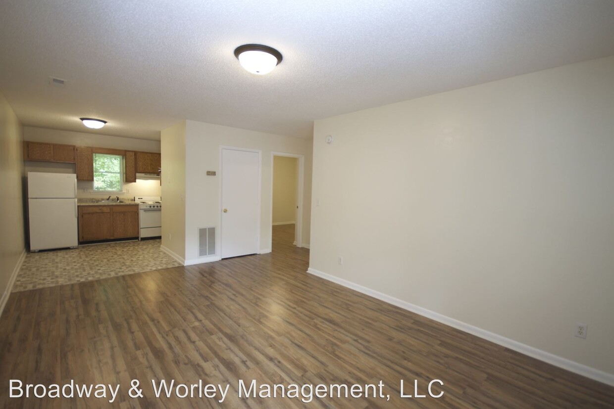 Primary Photo - 100 Bearwood Dr