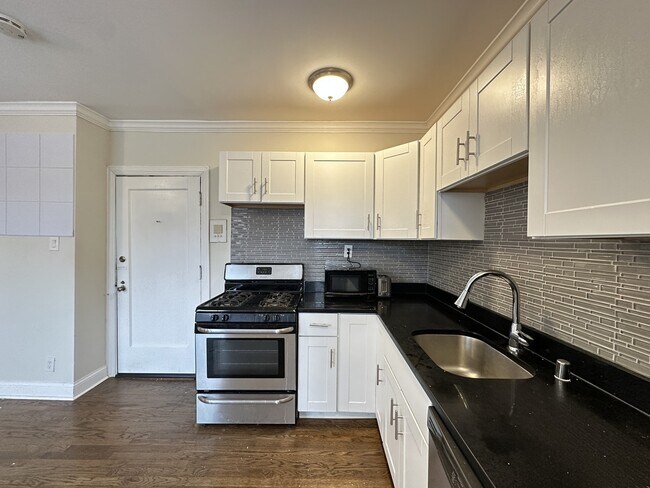 Foto del edificio - 2127 N Dayton St