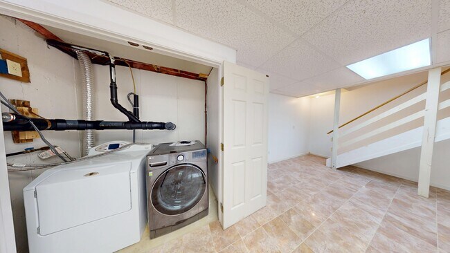 Foto del edificio - 128 N Taylor Ave