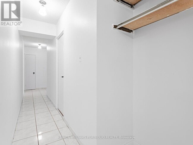 Photo du bâtiment - 390 Dixon Rd