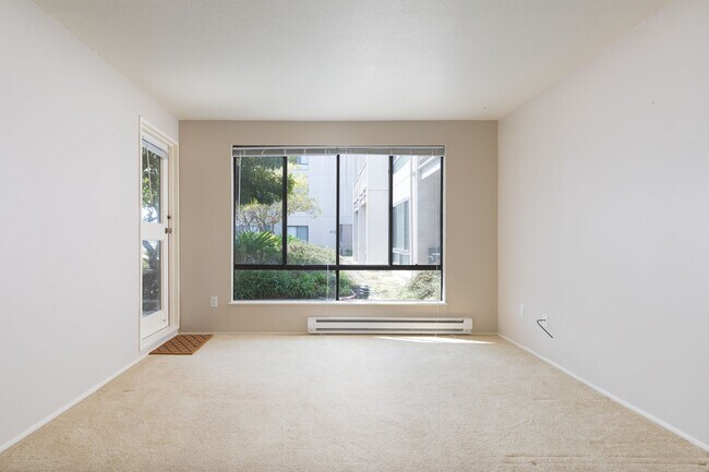 Building Photo - 3 Admiral Dr