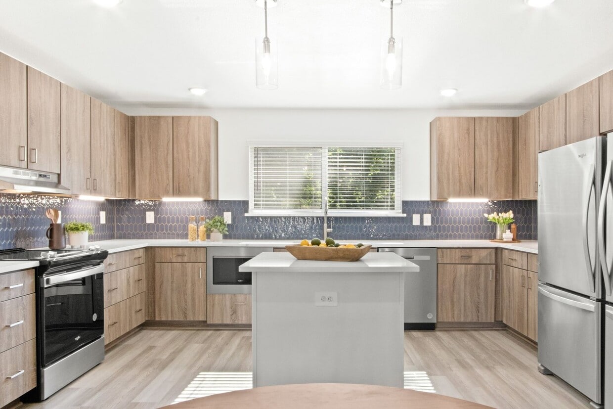 Primary Photo - ** MOVE IN SUMMER 6/28/2028 ** 4 Bedroom 4...