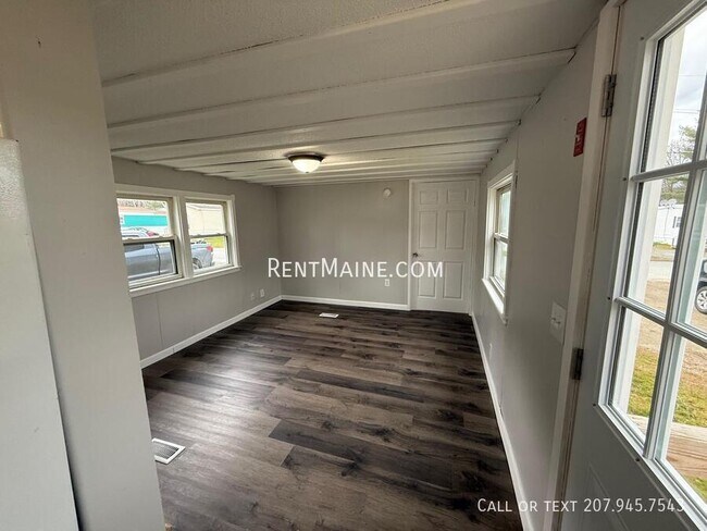 Foto del edificio - 799 Stillwater Ave