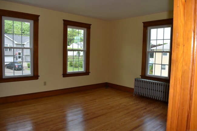 Building Photo - 158 Martone St