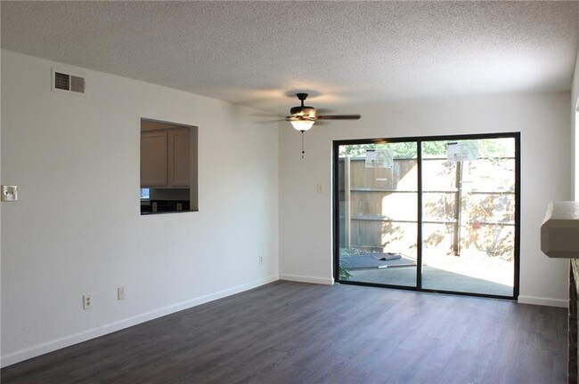 Foto del edificio - 5504 Columbia Ave