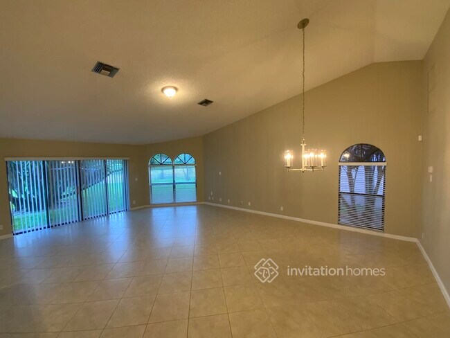 Building Photo - 22740 Marbella Cir