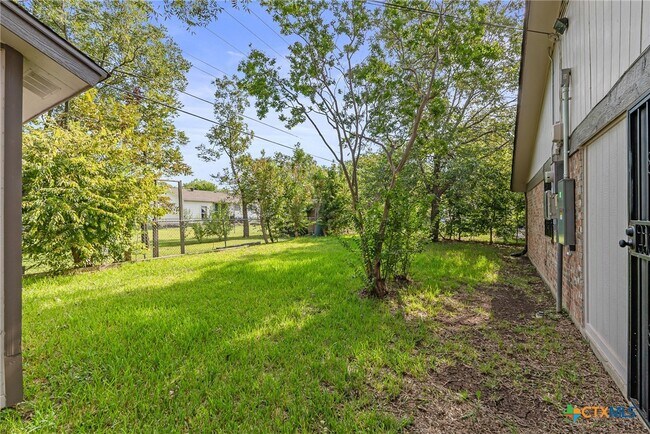 Building Photo - 1007 Arkansas Ave