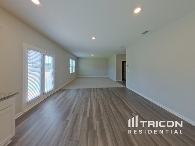 Foto del edificio - 100 Hyde Pk