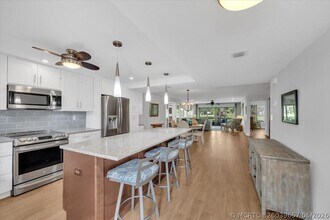 Building Photo - 300 N Hwy A1A