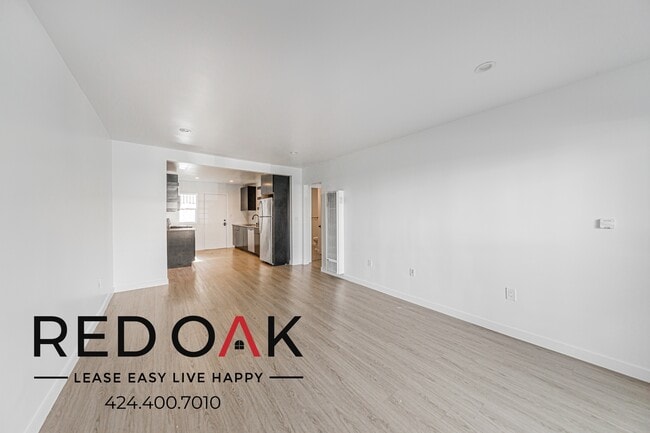 Foto del edificio - 3152 James M Wood Blvd