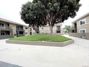 Building Photo - 7545 Charmant Dr