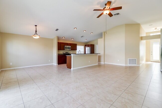 Building Photo - 5612 Terrain De Golf Dr