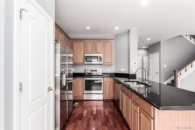 Building Photo - Spacious 3BR Townhome in Englewood