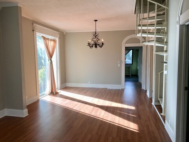 dining room - 4211 SE 32nd Ave