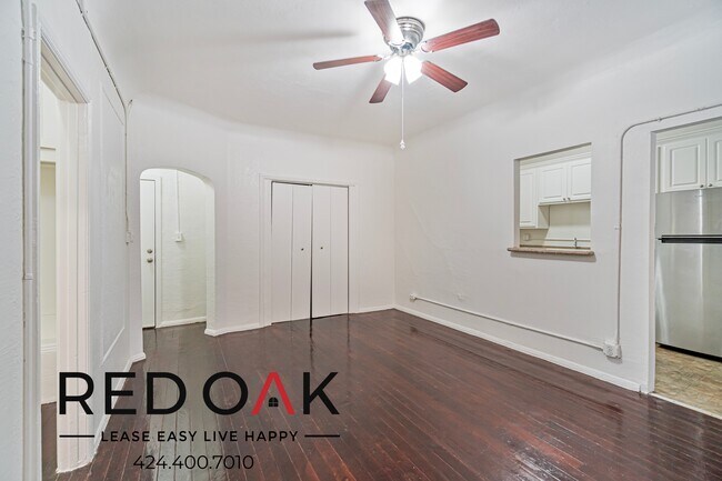 Foto del edificio - ~1 Month FREE~ Stylish Studio with Kitchen...