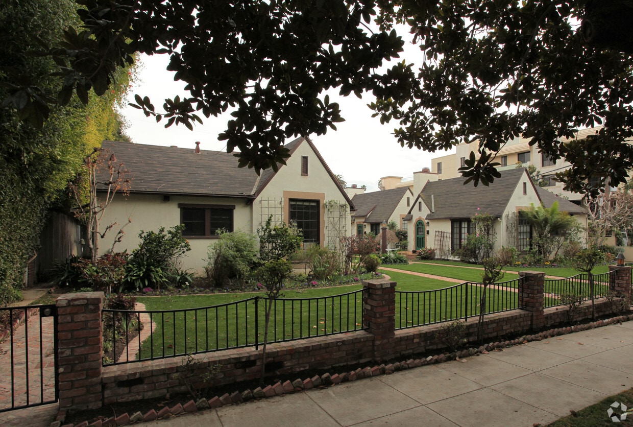 Building Photo - 124-130 Palisades Ave