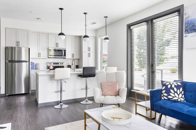 Foto del edificio - 6155 N Rural St