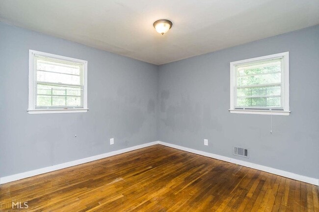 Room3 - 579 Kenridge Cir