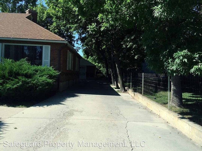 Building Photo - 2657 E Valley View Ave