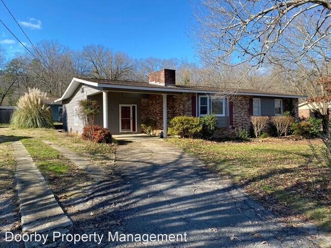 Building Photo - 4 br, 3 bath House - 641 N Poplar St