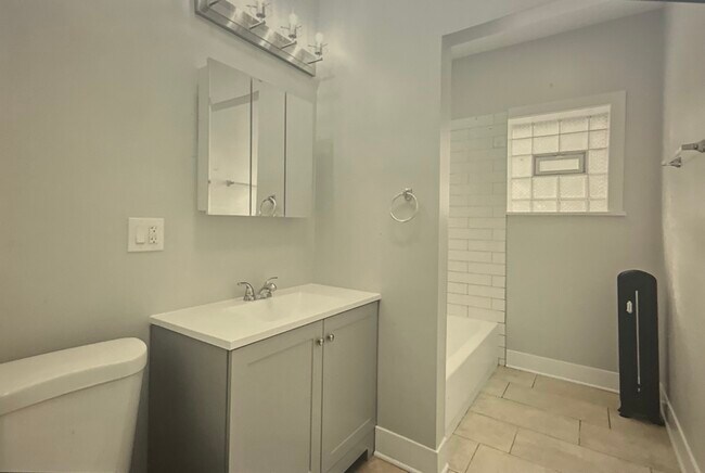 Foto del edificio - 7600 N Sheridan Rd