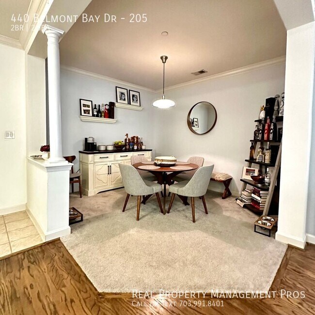 Building Photo - 2 Bedroom Condo next to VRE and I-95!