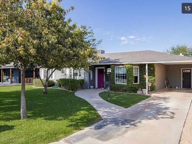 Foto del edificio - 3 Bedroom Single Family Home in Phoenix: $...