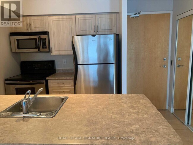 Photo du bâtiment - 4968 Yonge St