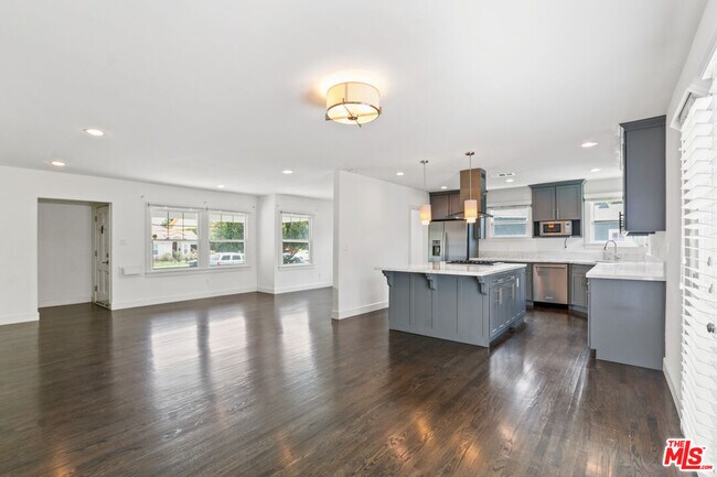 Foto del edificio - 4853 Calhoun Ave