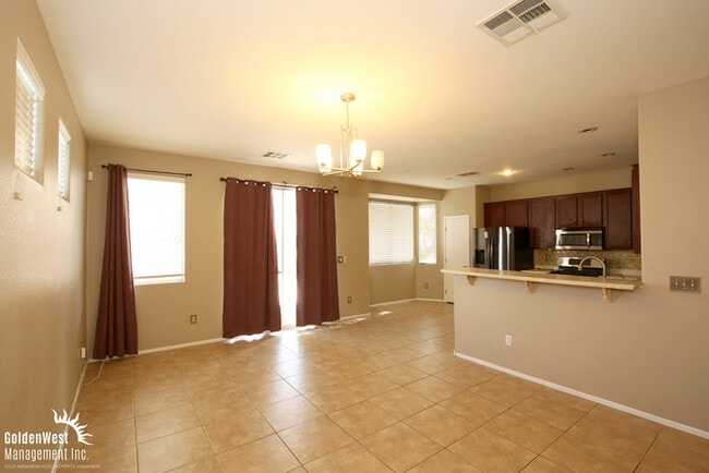 Building Photo - Spacious 3Bdm 2.5Ba Two-Story Home in Henderson