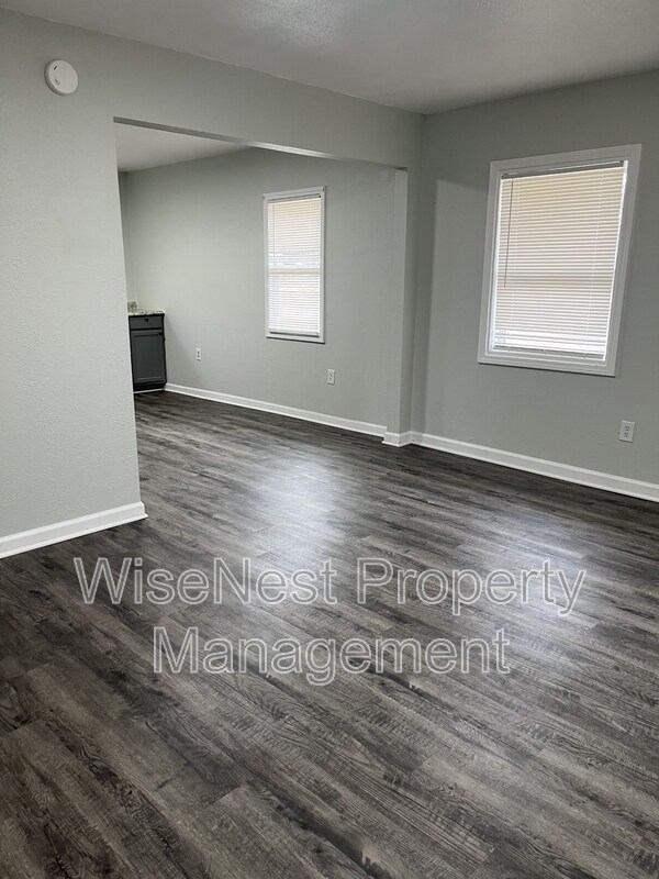 Foto del edificio - 6656 Bales Ave