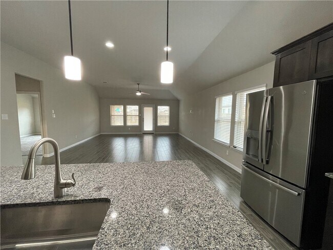 Foto del edificio - 2221 Montesol Ln