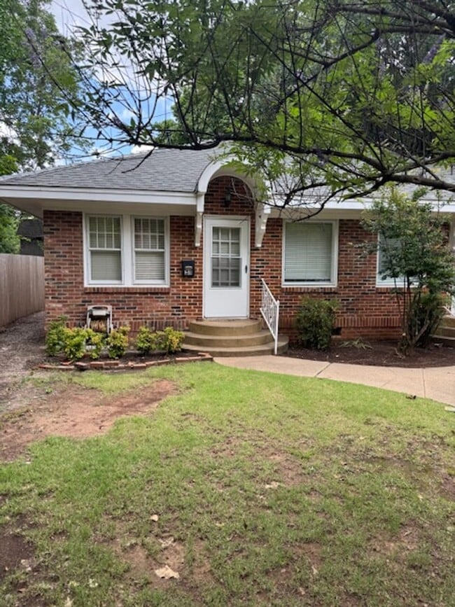 Building Photo - 311-315 E Duffy St