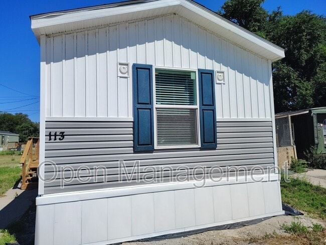Building Photo - 113 Arlene Ln