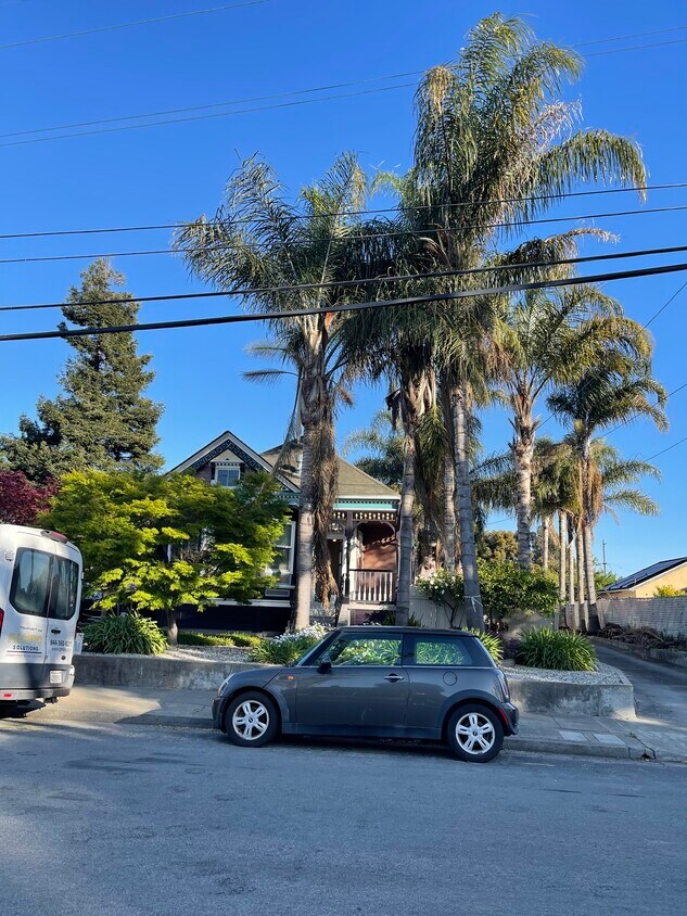 Primary Photo - 2366 W Avenue 133rd