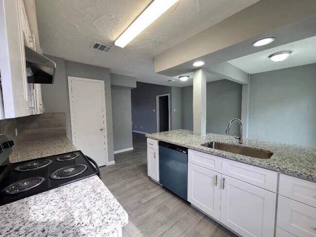 Building Photo - 11710 Zarroll Dr