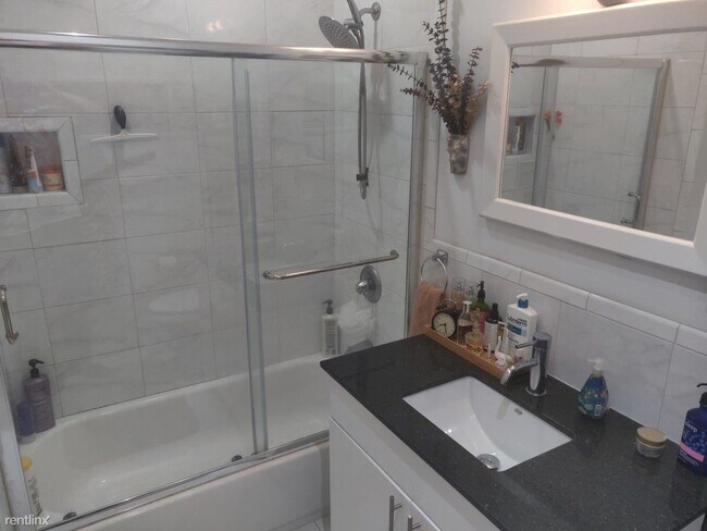 Building Photo - 2 br, 2 bath  - 1215 Carpenter St Unit 1