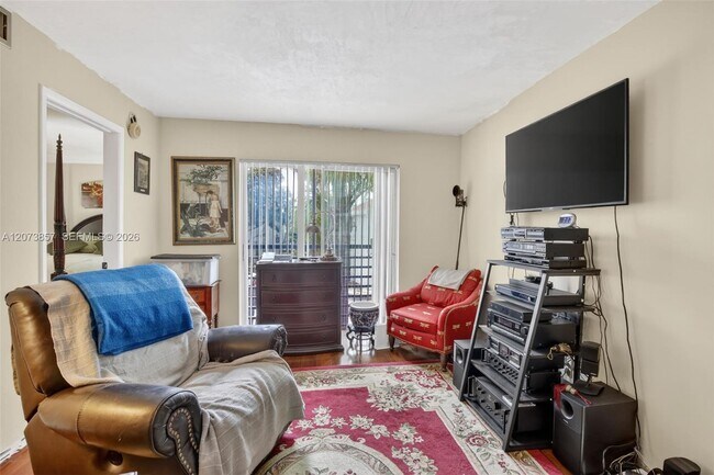 Foto del edificio - 5240 NE 6th Ave