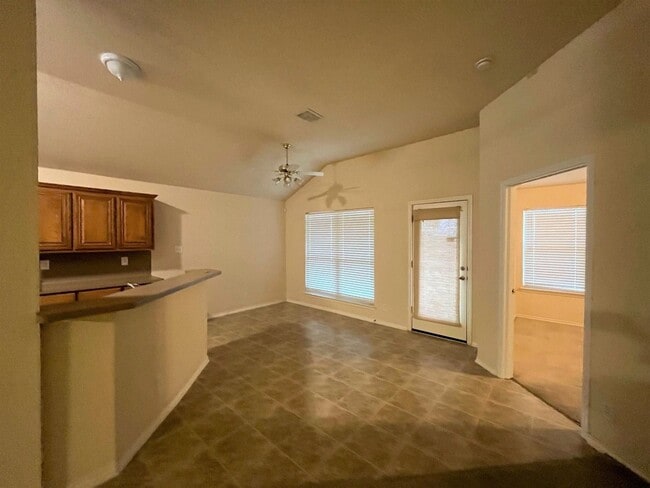 Building Photo - 3 br, 2 bath House - 9711 Emerald Pl