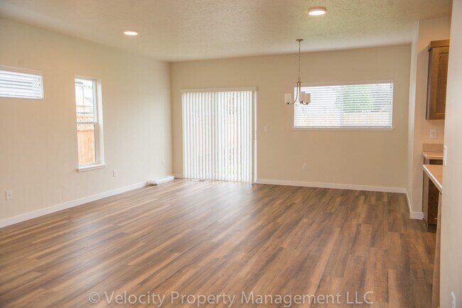 Foto del edificio - Charming Single Level Home in Culver!