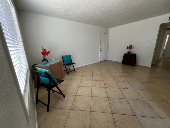 Foto del edificio - 261 Cottonwood Dr